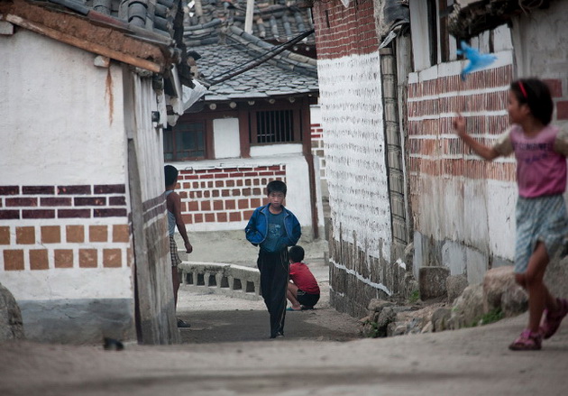 zabranjene-fotografije-severne-koreje-fotograf-je-zbog-njih-dobio-crni-pecat-za-ulazak-9.jpg