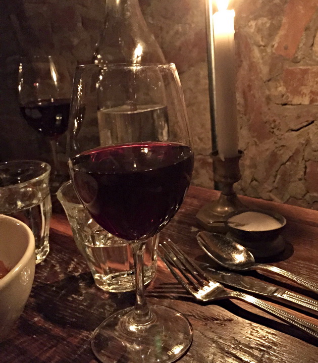 kako-da-narucite-vino-u-restoranu-4.jpg